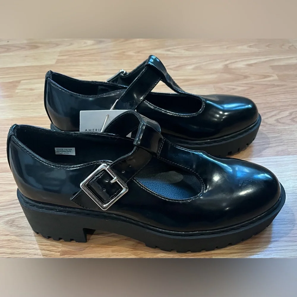 AE T-Strap Mary Jane Shoes , size 7 - Picture 3 of 6